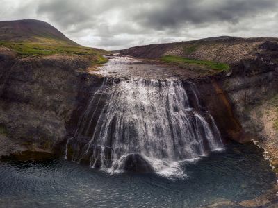 Þórufoss-wodospad-Islandii