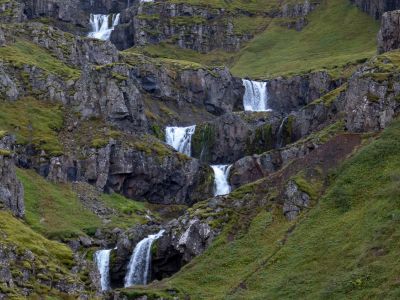 Klifbrekkufossar-atrakcja-Islandii-wodospad