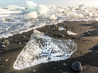 Diamentowa-Plaża-Jökulsárlón-popularna-atrakcja-Islandii